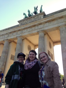 Students at Brandenburg Gate. Photo Credit: Dr. Elder.